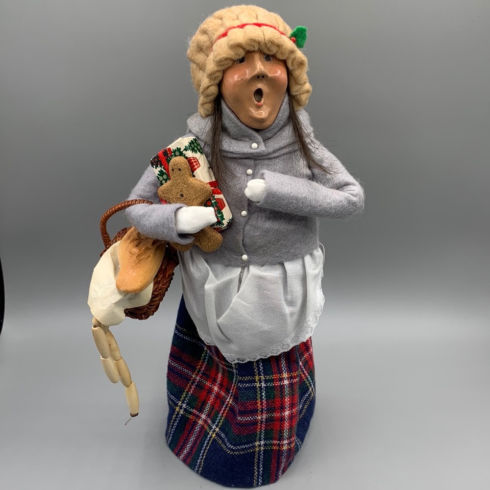 Vintage1998 Byers Choice The Carolers Figurine Wool Plaid Skirt Basket Felt